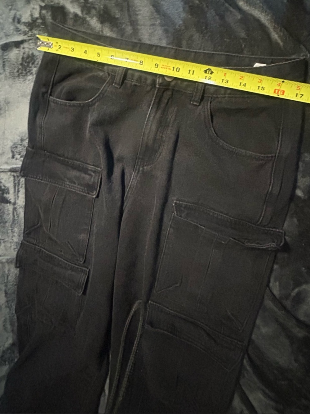 Men's Black Cargo Pants with Multi-Pocket Utility Design